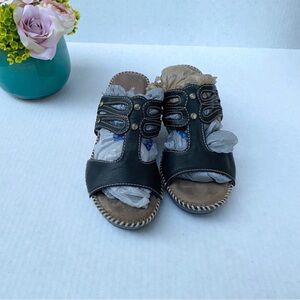 Naturalizer Black Leather Wedge Sandals Slip On Comfort Women’s Size 6.5